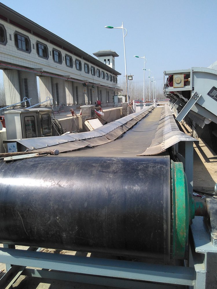 帶式輸送機(jī)國內(nèi)現(xiàn)狀